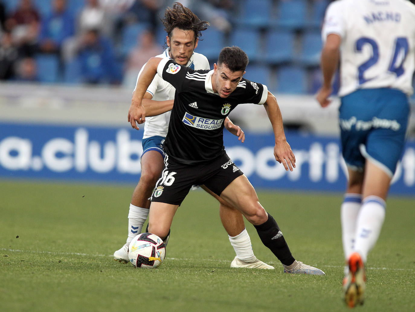 Posiciones de cd tenerife contra burgos club de fútbol